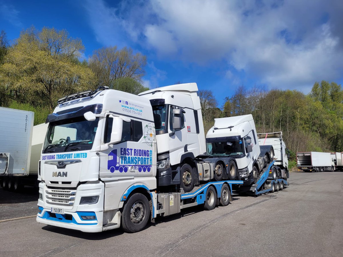 Lovely day the sun is shining and we’ve got out #MAN fulling loaded with #Renaults. @MANtruckandbus @RenaultTrucksUK #Haulage #Logistics #Transporter #Trucking #Lorry #HGV #Trucking #Collection #Delivery #UKWide