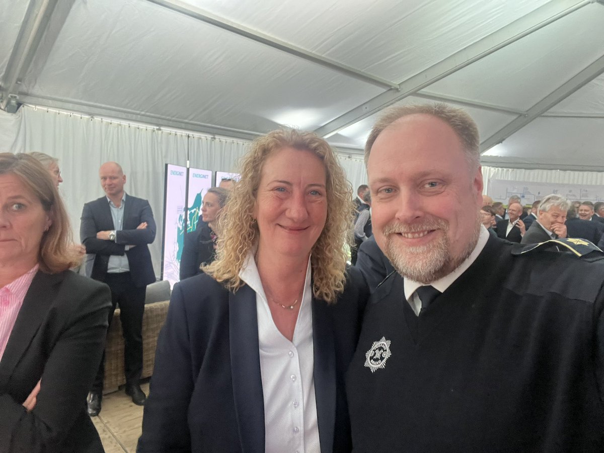 Flaget var hejst, da <a href="/EnerginetDK/">Energinet</a> afholdte og fejrede den officielle indvielse af #Vikinglink idag i Revsing. 
Tak for invitationen, og gode snakke med mange mennesker ☺️