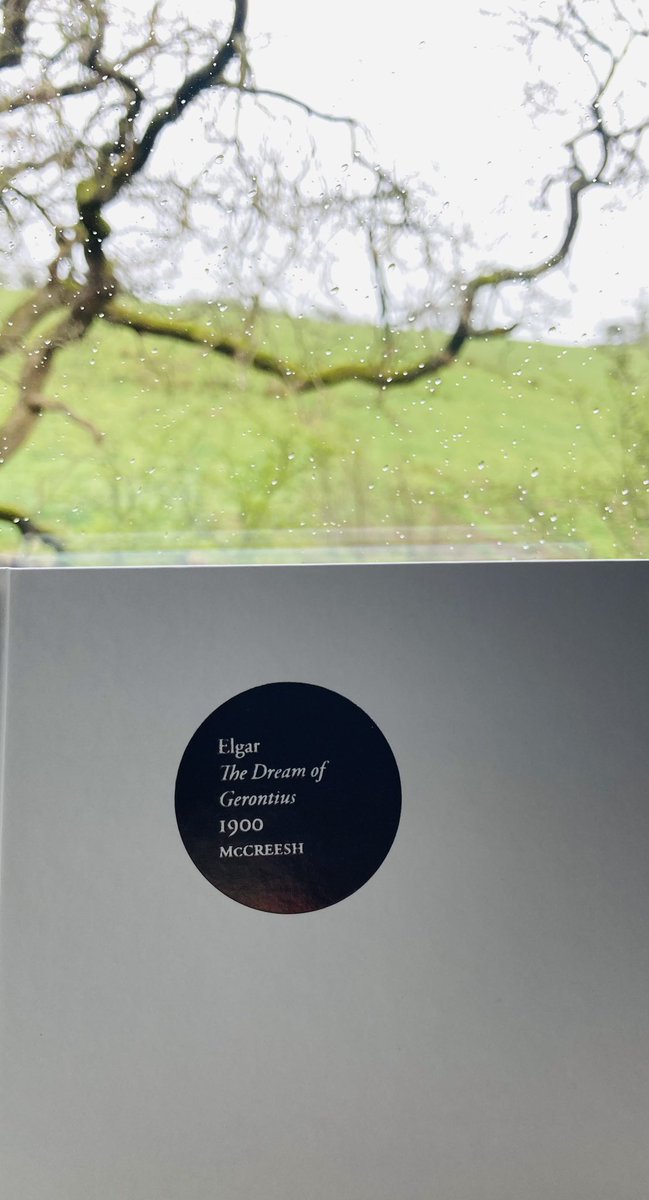 Excited to hear this CD by the fabulous @GabrieliCandP I was lucky to have a front row seat to the musical inspiration and love put in by @Paul_McCreesh & Creative Directors of Gabrieli Roar @CBeqMacD & @erd_27 For me there is no better choir than the Gabrieli Roar Choir 🦁🎵