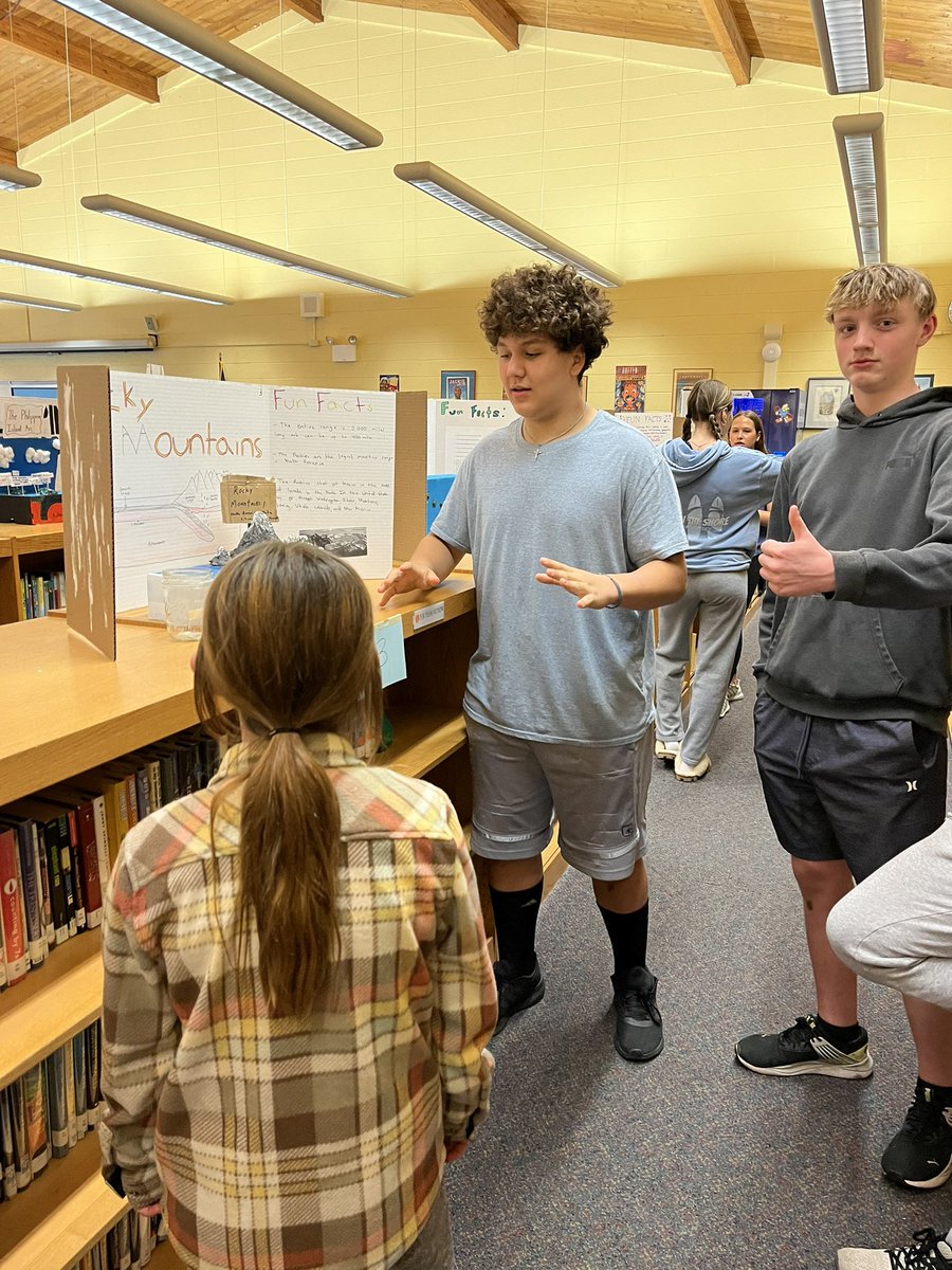 jill_agin's tweet image. Museum Day! Students teach students- #NeetaScience