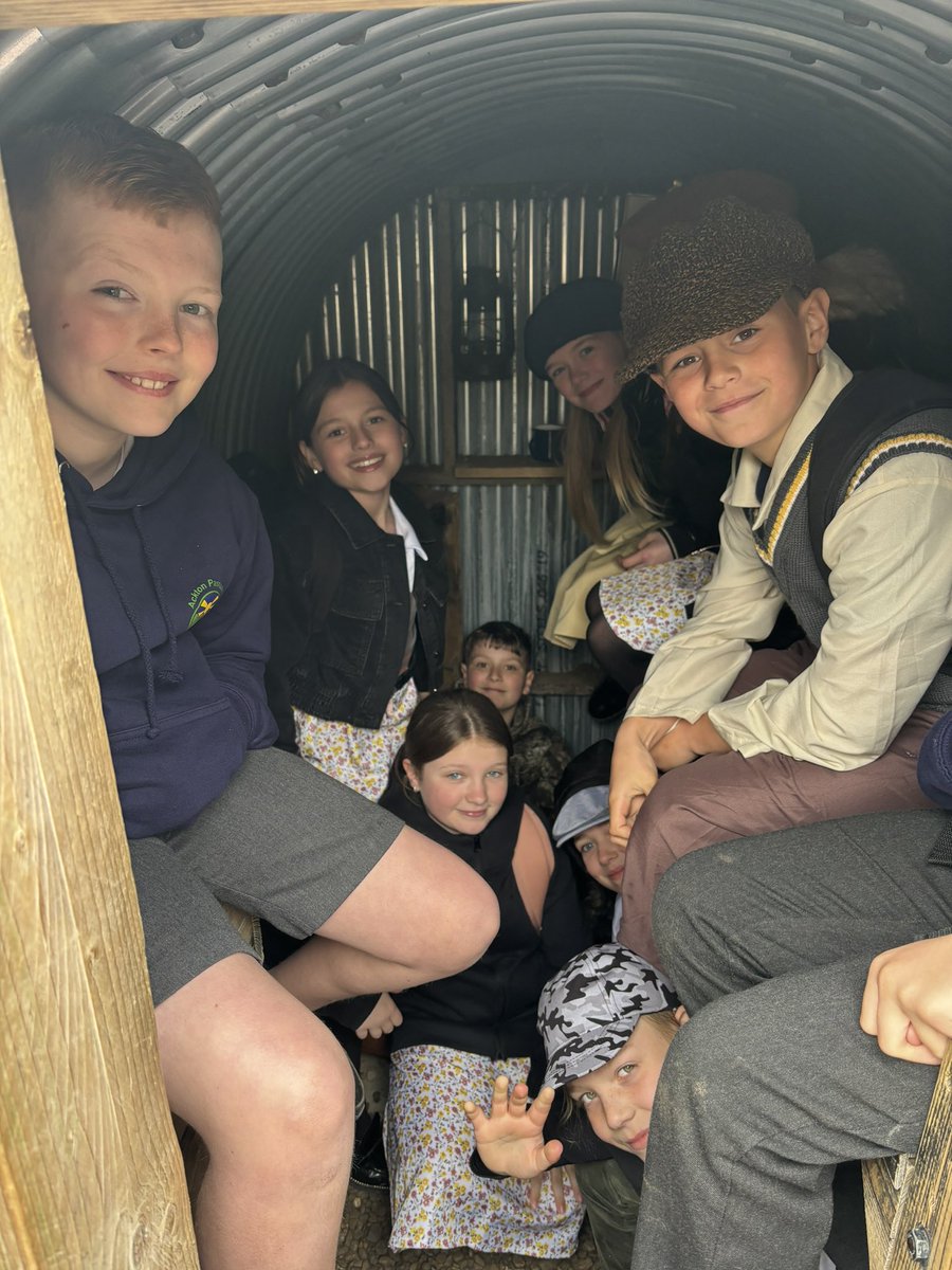 How many people can you fit into an air raid shelter? Apparently the answer is 19! @edencamp 🇬🇧