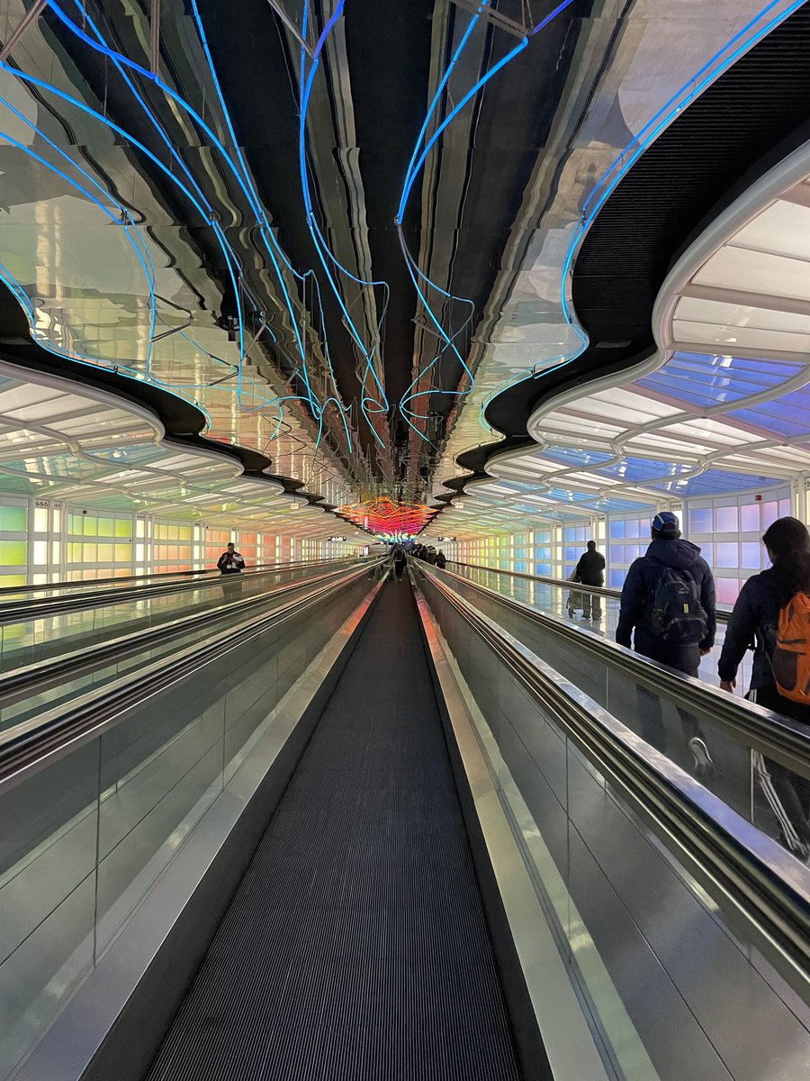 Share an image of leading lines. #Chicago #travelphotography #StormHour #ThePhotoHour @fly2ohare #beautifuldestinations