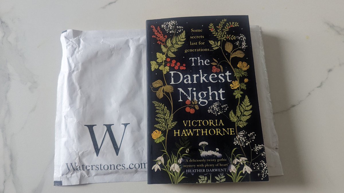 Looks like Waterstones are sending copies of The Darkest Night out a week early! I hope you all enjoy my little queer, witchy book when it arrives 🌙 (Luckily I had no delusions of appearing on any bestseller lists 😝)