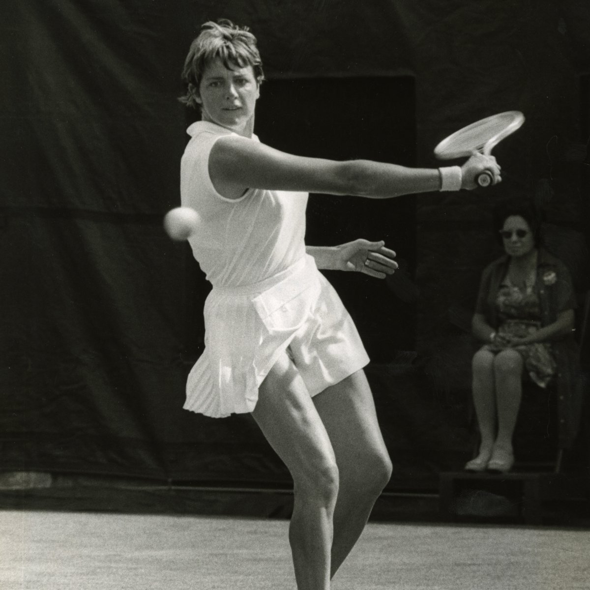 TennisHalloFame's tweet image. Margaret Court captured an all-time record of 64 major titles during her esteemed tennis career.

As one of the greatest players of her era, Court shares more details about what pushed her to the next level in the TennisWorthy Podcast 🎙️

🎧: link.chtbl.com/TennisWorthy