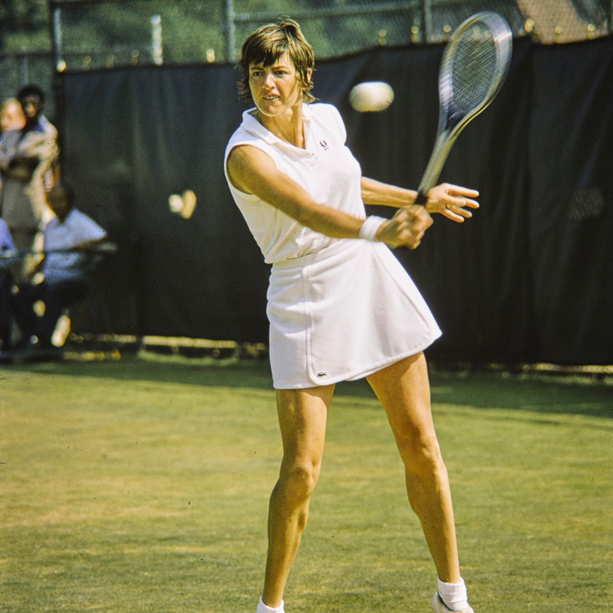 TennisHalloFame's tweet image. Margaret Court captured an all-time record of 64 major titles during her esteemed tennis career.

As one of the greatest players of her era, Court shares more details about what pushed her to the next level in the TennisWorthy Podcast 🎙️

🎧: link.chtbl.com/TennisWorthy