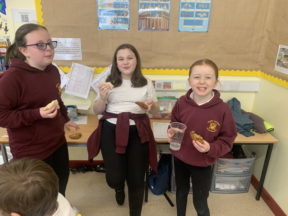 What is the best part of making a meal? eating it of course! Fairtrade lemonade, Banana choc chip cookies and a lovely cheese, ham and tomato sandwich :D