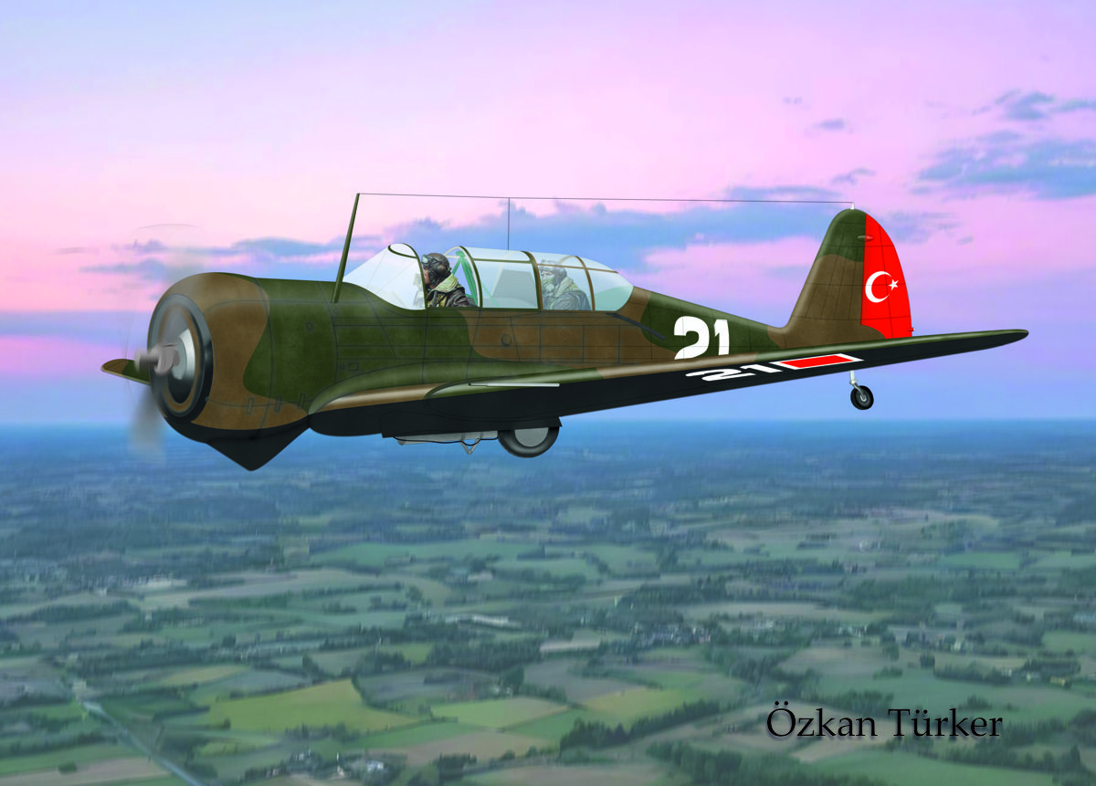 Curtiss Wright CW22 Falcon
1940-1949 arasında satın alınan 100 adet Falcon hava kuvvetleri ve T.H.K'da ileri eğitim ve intibak eğitimlerinde kullanıldı. Kamuflaj olanlar 'kara falkon', metalik olanlar 'beyaz falkon' olarak adlandırıldı.
