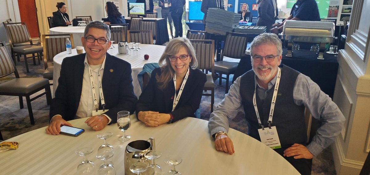 SBAtlantic's tweet image. Great event = happy #TeamSpringboard members! Lots of our institutional reps were attending the #SmartEnergyHalifax2024 event this week. @UPEI @cbuniversity @UPEI @SarahConrod #AtlanticInnovation #TheyKnowInnovation