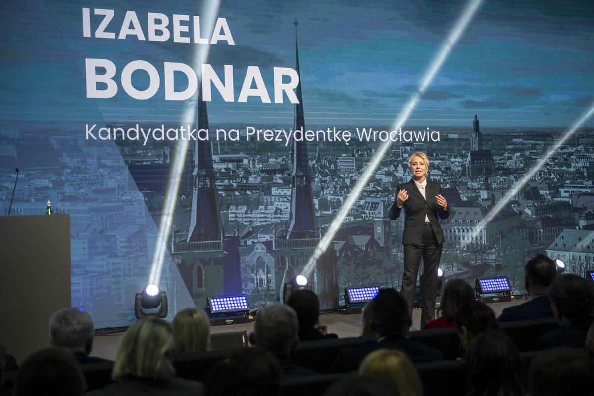 Zapraszam Was wszystkich w niedzielę: bierzcie długopisy, idźcie na wybory. 66 proc. z Was wybrało dwa tygodnie temu zmianę. Wy nie możecie się mylić: ta zmiana jest Wrocławiowi bardzo potrzebna, potrzebna jak tlen. Zróbmy tę zmianę razem. @BodnarIzabela #Wrocław #TrzeciaDroga