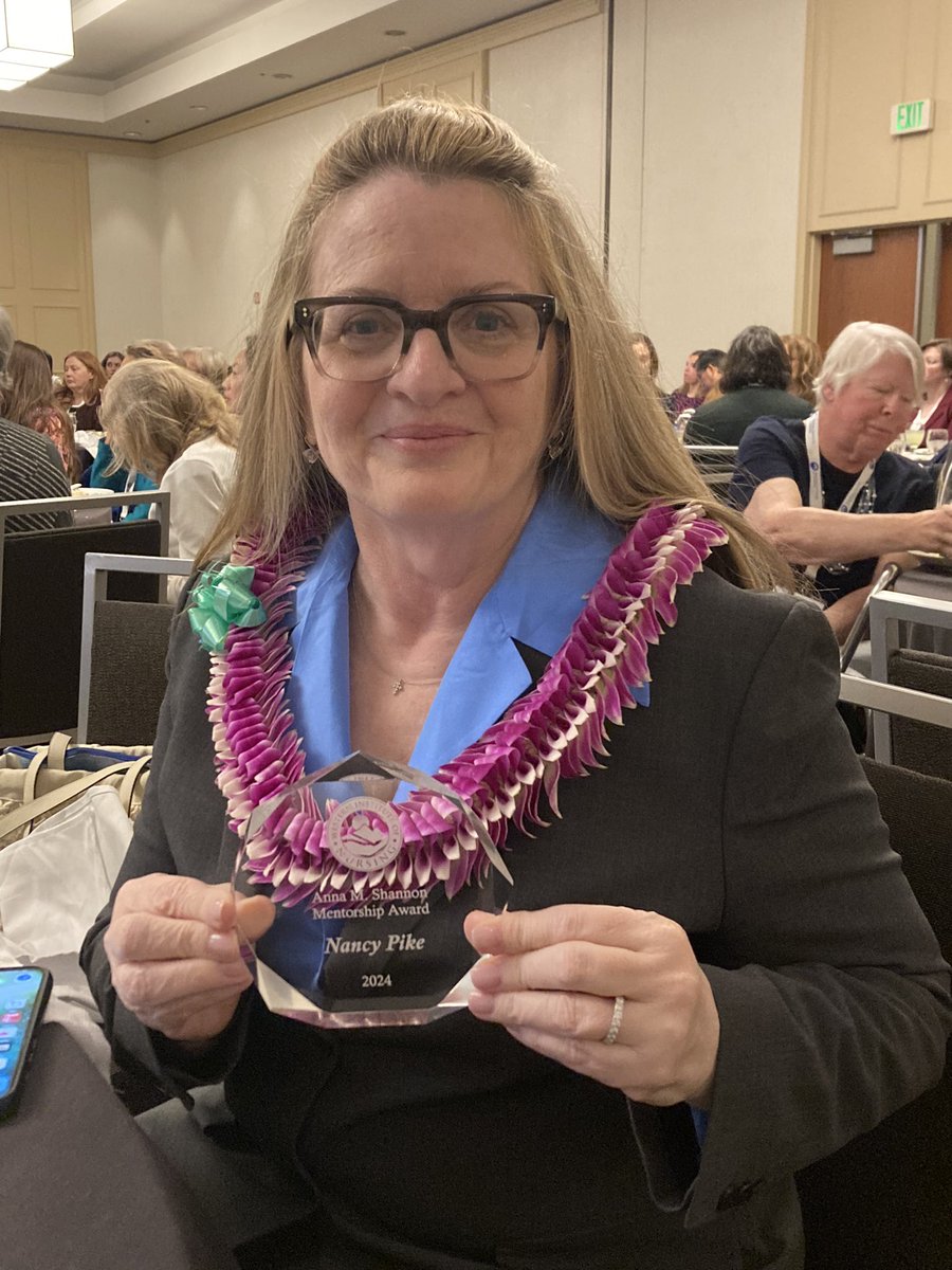 Congrats to <a href="/NancyPikePhD/">Nancy Pike</a> on your #AnnaMShannon #Mentorship award @WINursing #WIN2024! #MentorsMatter <a href="/UCLANursing/">UCLA School of Nursing</a> @ucinursing 💙💛