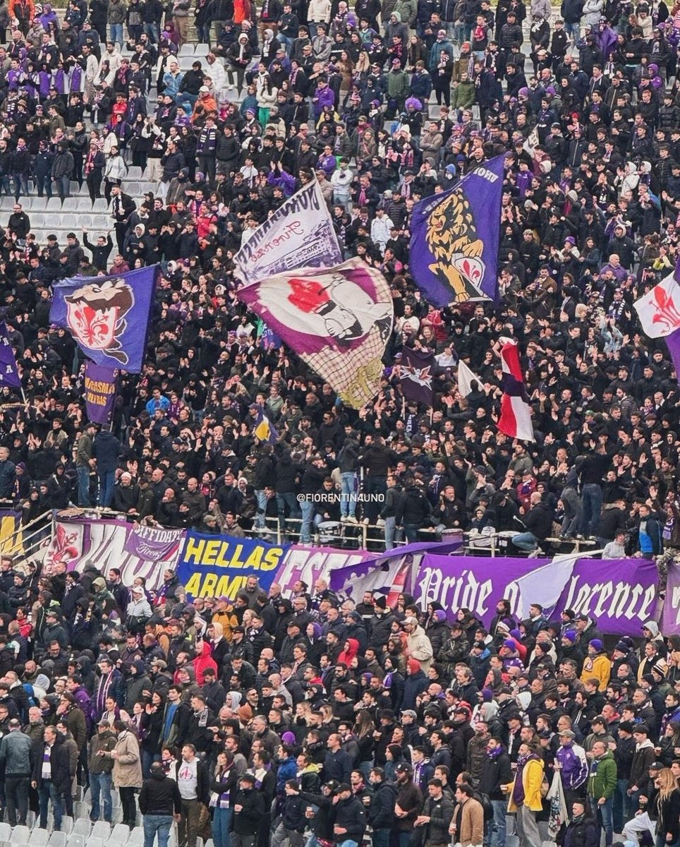 💛💙 Presenza Hellas Army 💜
#FiorentinaPlzen
.
.
.
#fiorentinauno #fiorentina #acf #forzaviola #firenze #toscana #italia #f1 #seriea #legaseriea #conferenceleague #calcio #italianfootball #stadiofranchi #ultras #hooliganns #violapark