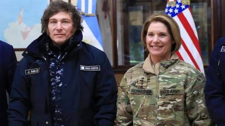 AnibalGarzon's tweet photo. Argentina solicita ser Socio Global de la OTAN. En la Guerra de las Malvinas la OTAN apoyó al Reino Unido y la causa principal de estar hoy las Malvinas ocupadas por el Reino Unido. Milei es un vendepatrias. https://t.co/eBrnm5ya9N