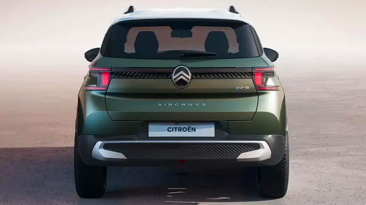 ✅Bu yıl piyasaya sürülecek olan yeni nesil #Citroen C3 Aircross ortaya çıktı. ▶️Hem elektrikli hem de hibrit motor seçenekleriyle sunulacak. ▶️İlk kez 7 koltuklu versiyonla karşımıza çıkacak. #C3Aircross #citroenc3aircross #otomobilir