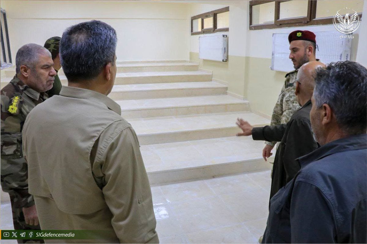 Suriye Geçici Hükümeti Savunma Bakanı Hasan Hammade, Zeytindalı Harekâtı bölgesinde inşaatı son aşamaya ulaşan Askeri Harp Okulu'ndaki çalışmaları yerinde inceledi.
