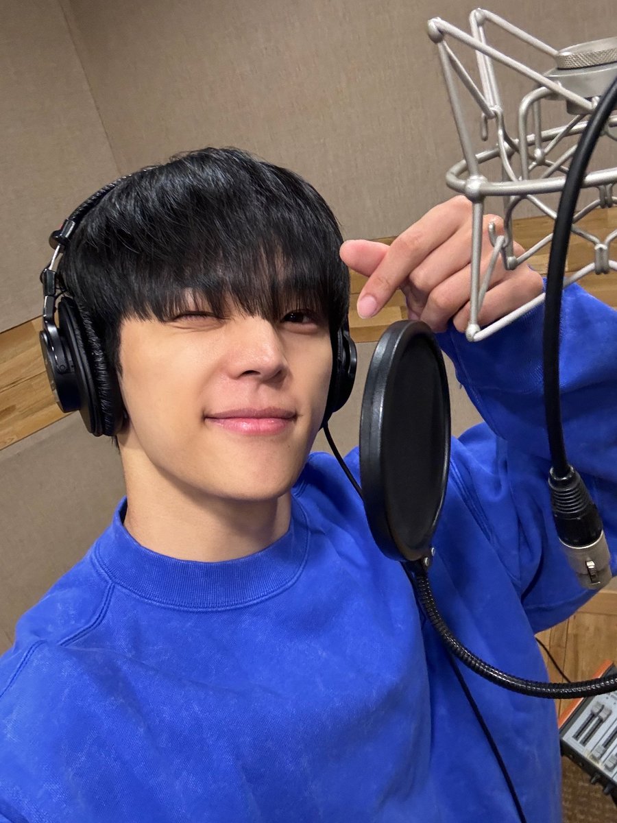 spainkimwoojin's tweet image. [BUBBLE🫧] 24.04.18 Kim Woojin en su perfil de BUBBLE

"Hoy es la sala de grabación ..
Que tengan una feliz noche 😘💙"

#KIMWOOJIN #김우진 #Kustomade #SMEntertainment #ILIKETHEWAY
#KIMWOOJIN_ILIKETHEWAY