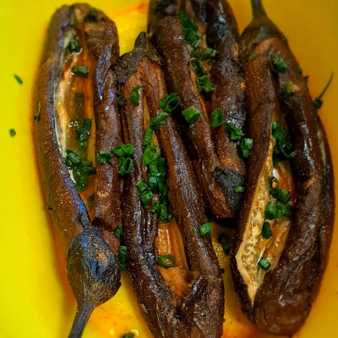 Baked eggplant with garlic butter. #bakedeggplant #whatieat #fypシ #privatechef #culinary #privatedining #privatecheflife #chefrumbie #scoffmaster