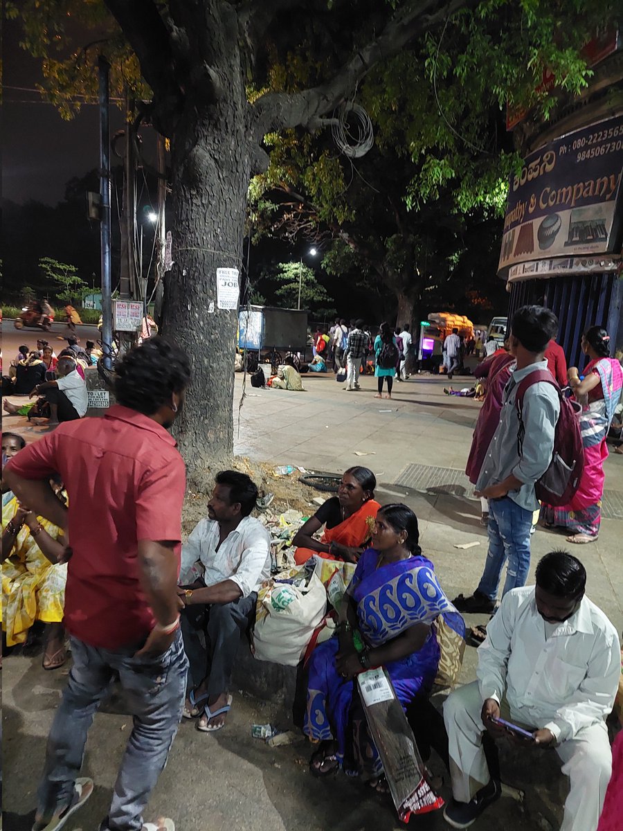 dhanasekar_be's tweet photo. However from corporation office around 2km,  people are standing to get the bus. All the incoming bus are filled  with people but not sure where they are filling. So many people are in roads so long hours. Please take some actions regarding this. Thanks
@mkstalin @Udhaystalin https://t.co/72lpiPgeee