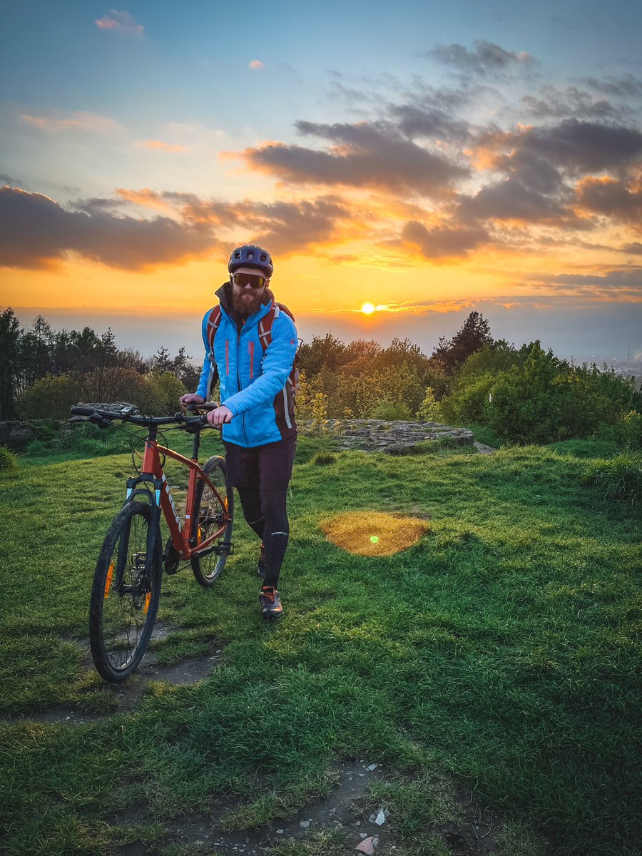 OneStepForward7's tweet image. Wczorajszy zachód słońca na Górze św. Marcina #Tarnów