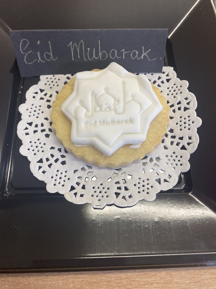 @sapsnurs @5tAndrews @HazelPrice57 @MrsFurtek Simply the most delicious Eid biscuit ever - delicious 😋 Definitely the winner - diolch x