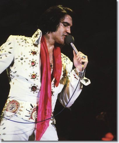 Today in 1972, #Elvis performed at the Convention Center Arena, San Antonio, #Texas. More on this day at buff.ly/3ODfMA5⚡️ #elvispresley #graceland #elvisaaronpresley #elvisforever #elvispresleyfans #presley #elvisfans #elvisfan #rocknroll #memphis #tcb #music