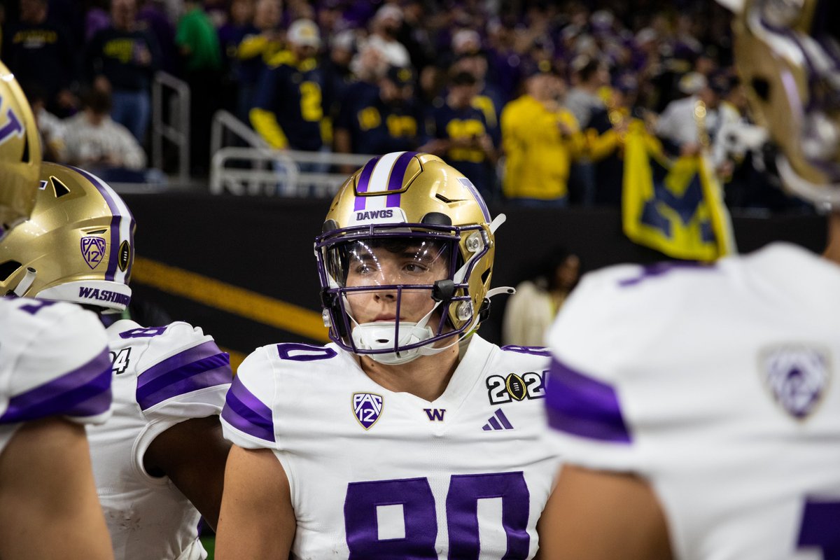 jakeparnagian's tweet photo. Thank you, Washington! Could not have asked for a better 2 years here building relationships and connections that will last a lifetime. With that said, I will be entering the Transfer Portal for BOTH football and track and field.

Thank you💜 https://t.co/ITnnMSHNNk