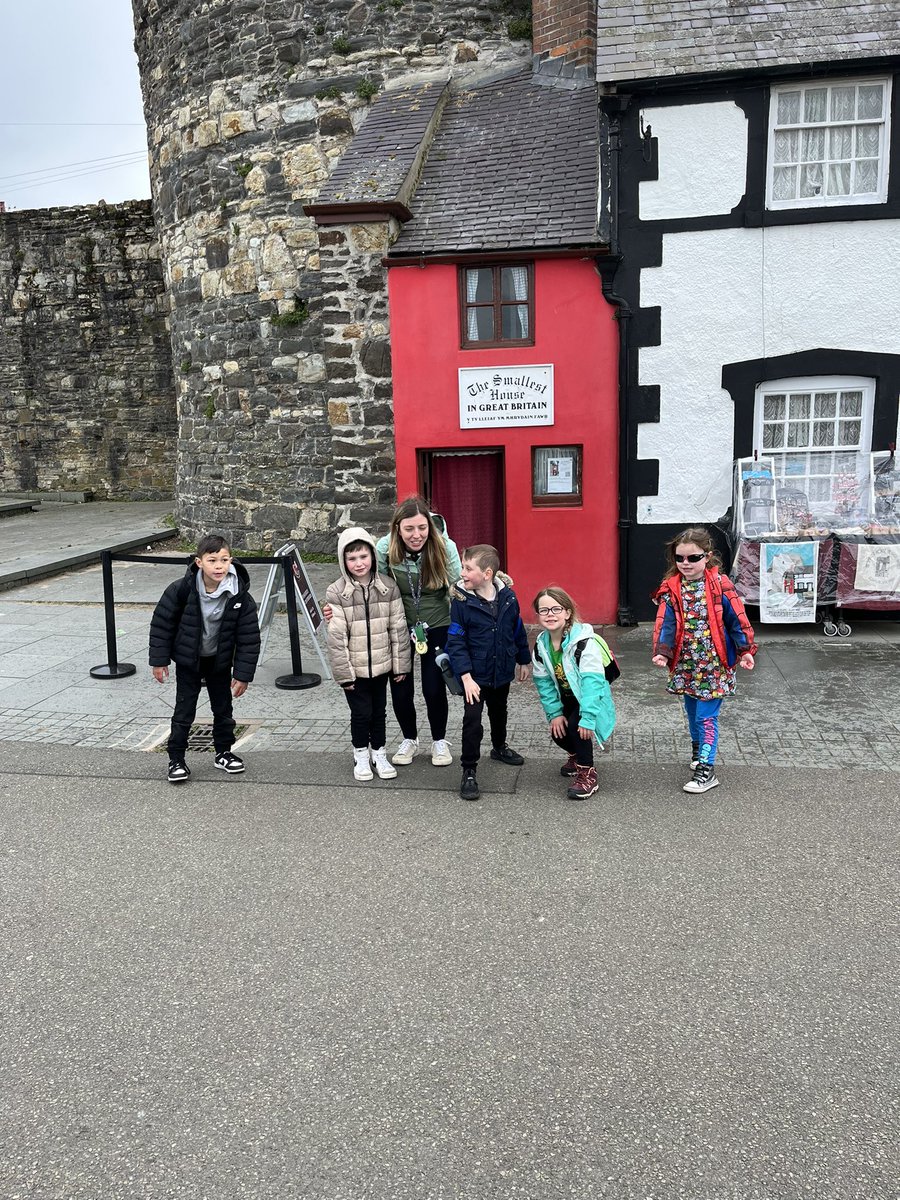 HighStPrimary's tweet image. Great fun in Conwy close to the smallest house in Britain