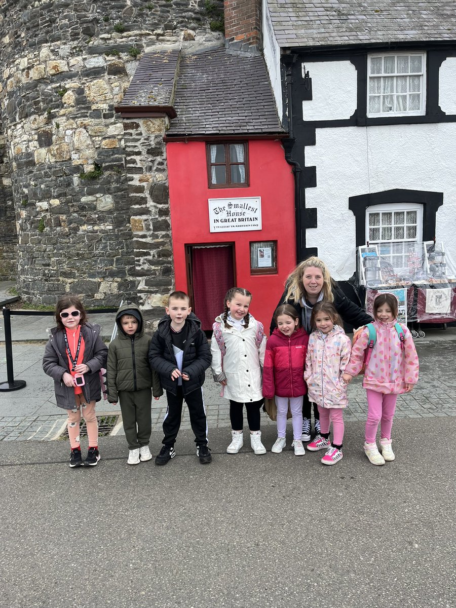 HighStPrimary's tweet image. Great fun in Conwy close to the smallest house in Britain