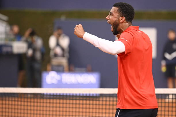 French teenager Artur Fils 7-5 6-3 over Alex de Minaur, who just beat #Nadal The Barcelona quarterfinal lineup Tsitsipas v Diaz Acosta Fils v Lajovic Ruud v Arnaldi Norrie v Etcheverry #getty