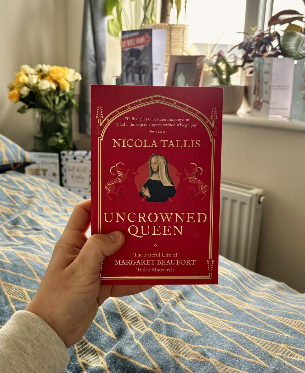 Day 8 of bed rest, and onto book number four - it’s @NicolaTallis’ Uncrowned Crown, which I’ve so been looking forward to starting for so long! 🤩 (I also picked it up at Southwark’s Princes in the Tower night, where Nicola kept tempers from fraying too much between each side!)
