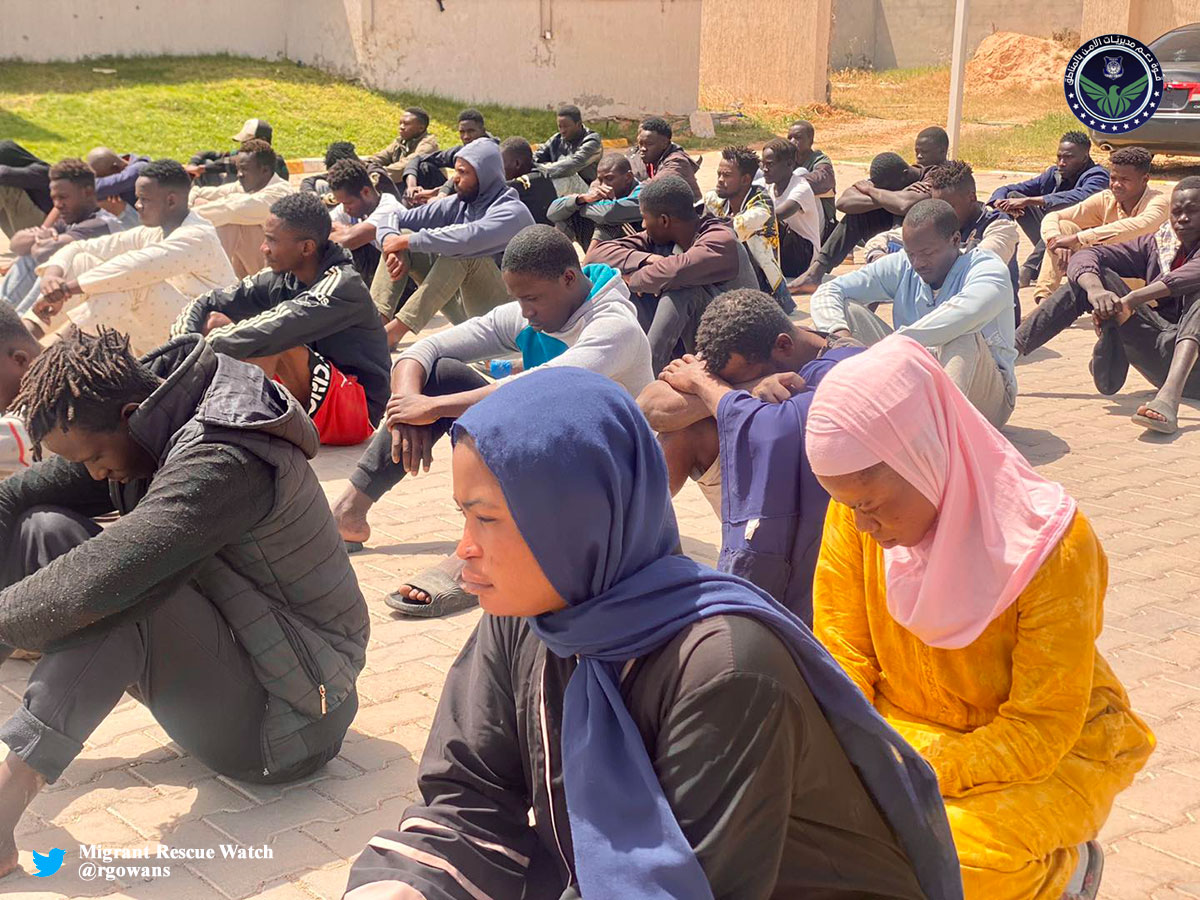 1/2 #Libya 18.04.24 - Western Region Support Forces conducted raid on smuggler's 'safe house' in Zuwara and apprehended ca.45 #migrants incl. 2 women of different nationalities. The group was readying for boat crossing. #migrantcrisis #DontTakeToTheSea #seenotrettung #Frontex