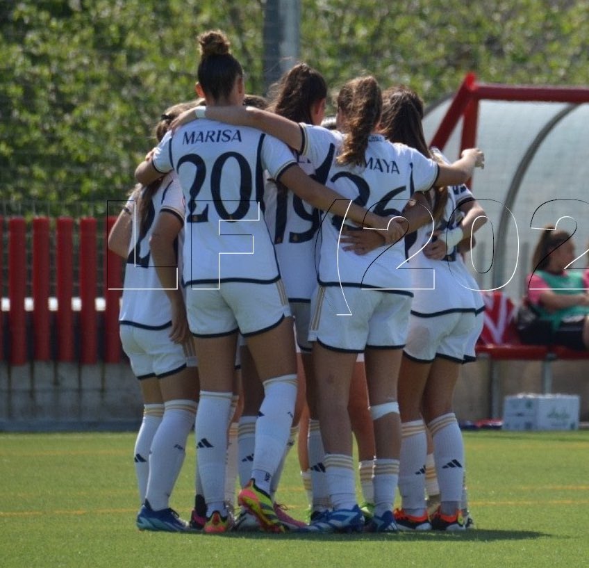 madridfeminfo's tweet photo. Este domingo tenemos una cita muy importante con el Real Madrid ‘B’, nuestras canteranas se juegan el ascenso a Primera RFEF a las 16:00 en Valdebebas 🤍

👉🏽 @Misa_CF ha convocado a la afición para estar allí animando al equipo desde las 15:00, si tienes la oportunidad de ir no dudes en aprovecharla para que las chicas sientan el cariño del madridismo.

❗️ La entrada es GRATUITA.