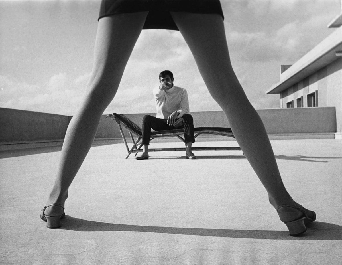 Thunderballs007's tweet photo. A publicity still of George Lazenby for On Her Majesty's Secret Service (1969) #JamesBond #GeorgeLazenby https://t.co/1UWUMFwGJk