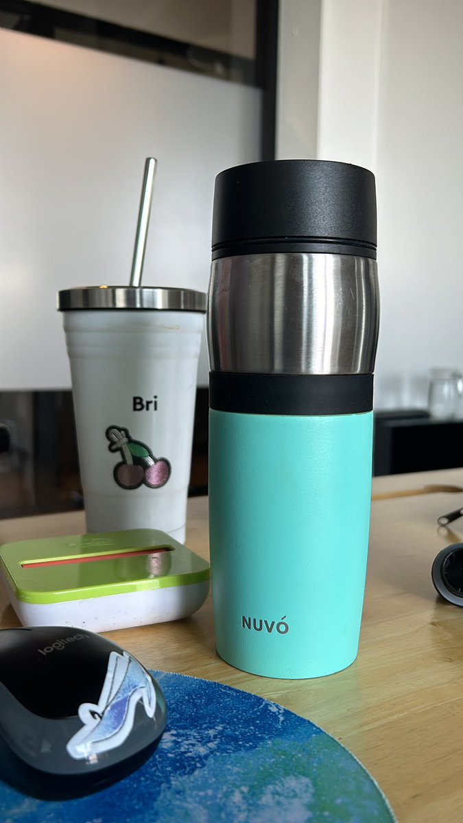 briss_frita's tweet photo. Urge un licor 43 para mi café en termo https://t.co/4medCjRrjY