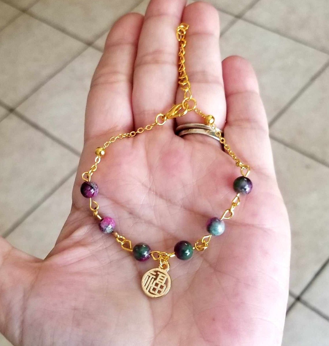 Persian Jade Bracelet 
#jewelry #bracelet #beadedbracelet #jade #jadebracelet #jadejewelry #handmade #handmadejewelry #handmadegift #giftsforher #giftideas #gifts #mothersday #mothersdaygifts #etsy 

simplychicbyangela.etsy.com/listing/164915…