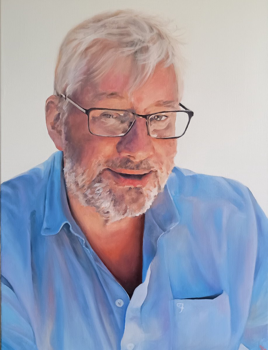 rebeccafpainter's tweet image. Loved painting this happy looking portrait commission recently! Oil on linen 45x60cm