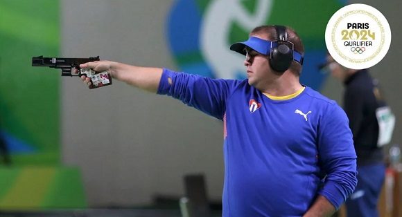 🇧🇷 Torneo final de clasificación olímpica 🔫| Leuris Pupo 🇨🇺 a la final de pistola 25m como 3° mejor clasificado

🇨🇿 Rampula 587
🇨🇵 Bessaguet 586
🇨🇺 Pupo 584
🇨🇵 Quiquampoix 583
🇨🇿 Pidhrasky 578
🇺🇲 Sanderson 579

💥 El cubano tiene cupo a #Paris2024 y compite aquí como preparación