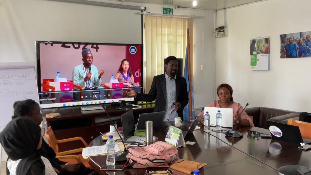 timosam's tweet photo. As #ECOSOC2024 sets d stage 4 #summitofthefuture, SLE's youth, powered by #UNFPAsierraleon, linked up with ECOSOC in NY for a concurrence session!Thrilled to facilitate a session with young leaders. Kudos #UNFPA for amplifying the voices of youth!  @SustDev @NadiaRashd @MoiceComm https://t.co/P8ICigCa0F