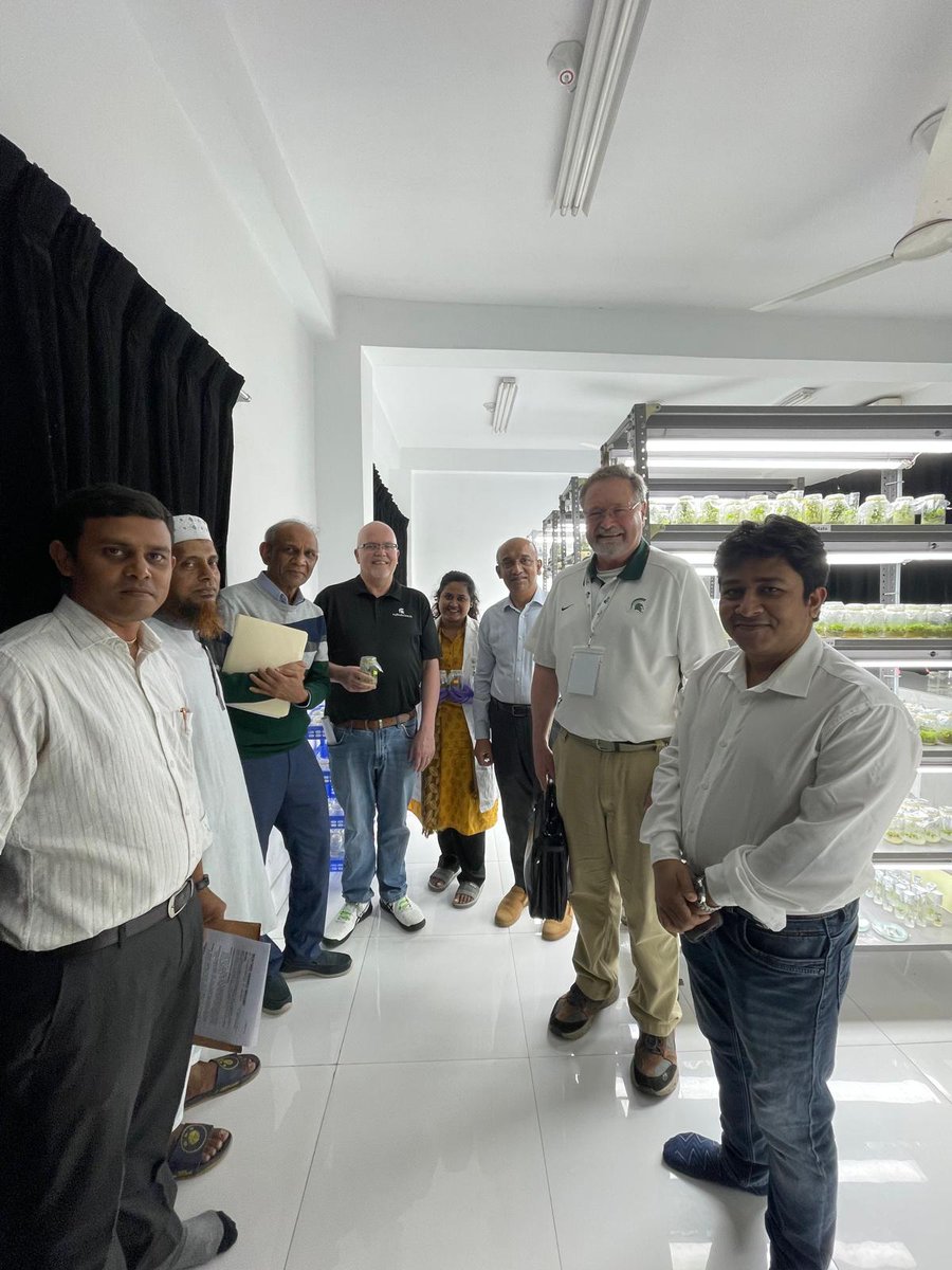 Today, ABR director George Smith and world-renowned @michiganstateu potato breeder Dave Douches visited the Bangladesh Agricultural Research Institute. The group is involved in the @Ftfpotatopjt through @FeedtheFuture.