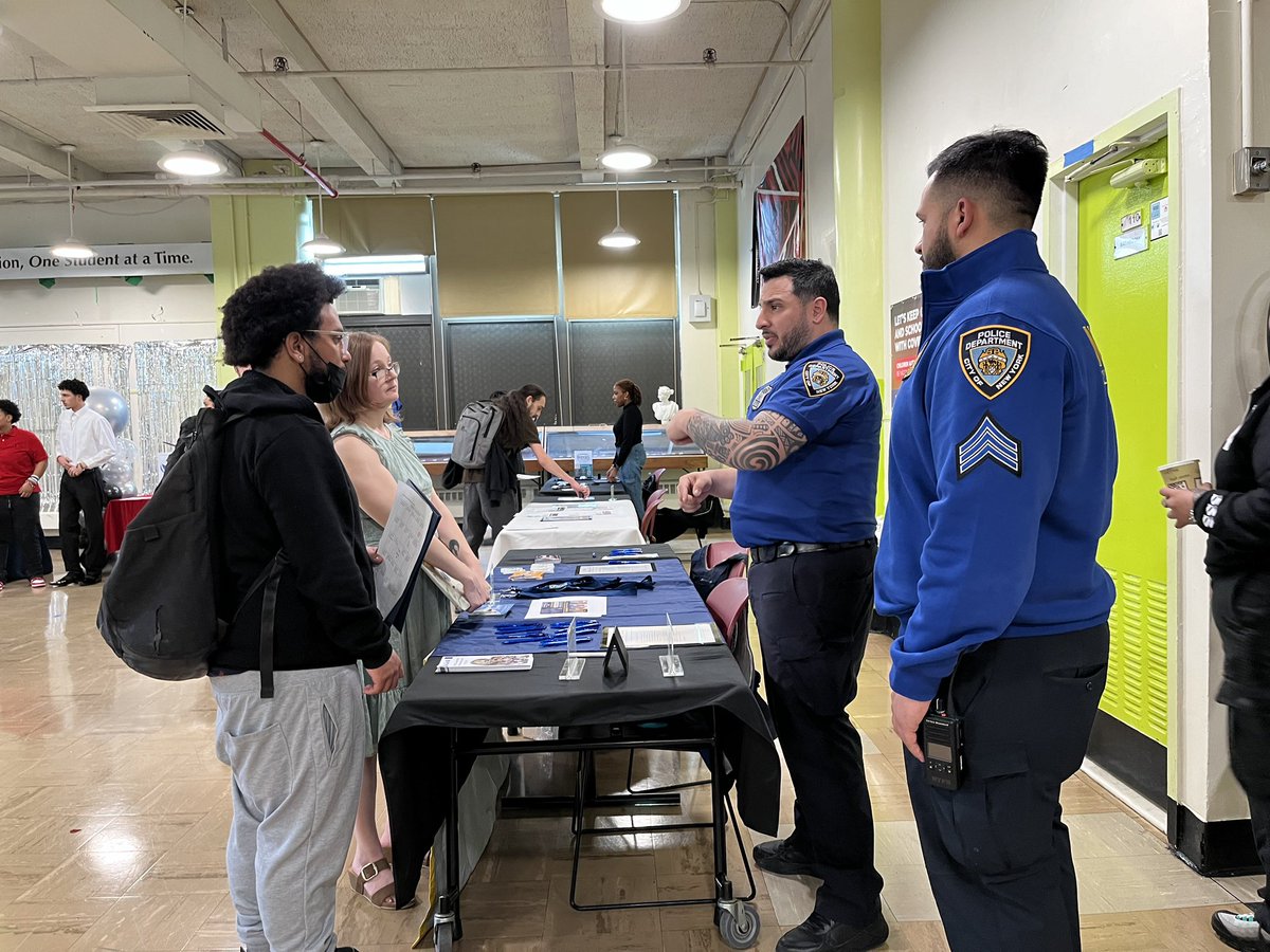 NYPD Community Center at 127 Penn (@127penn) on Twitter photo Every Wednesday from 4-5:30pm, our Bronx YSD Officers host “Volleyball with a Cop” at the PAL New South Bronx Center located at 991 Longwood Ave. We hope to see you there so you can join in on the fun, or just come to hang out and cheer us on 🏐 Every Wednesday from 4-5:30pm, our Bronx YSD Officers host “Volleyball with a Cop” at the PAL New South Bronx Center located at 991 Longwood Ave. We hope to see you there so you can join in on the fun, or just come to hang out and cheer us on 🏐