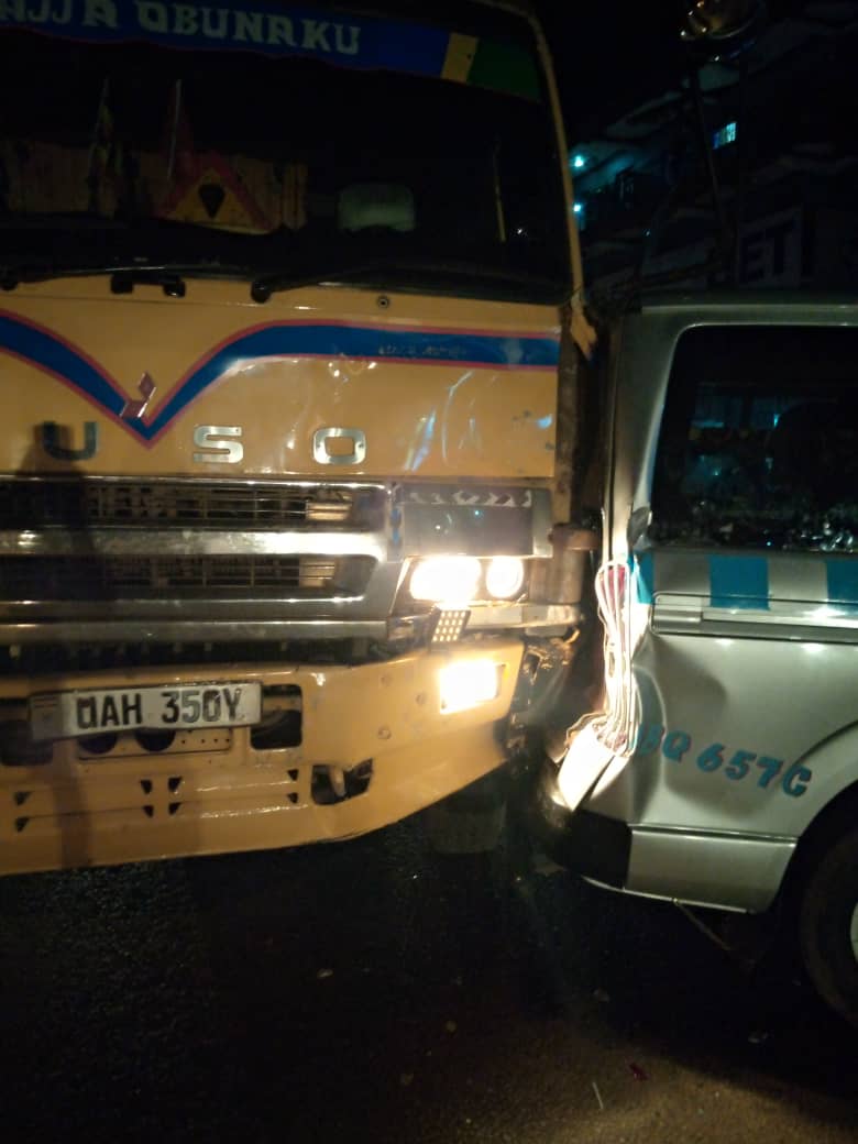 #Babafmupdates There was an accident this evening in Iganga along the Jinja - Tororo highway involving three vehicles! Fortunately no one died but the taxi occupants survived with serious injuries! #Ekitudha #NdiMunda