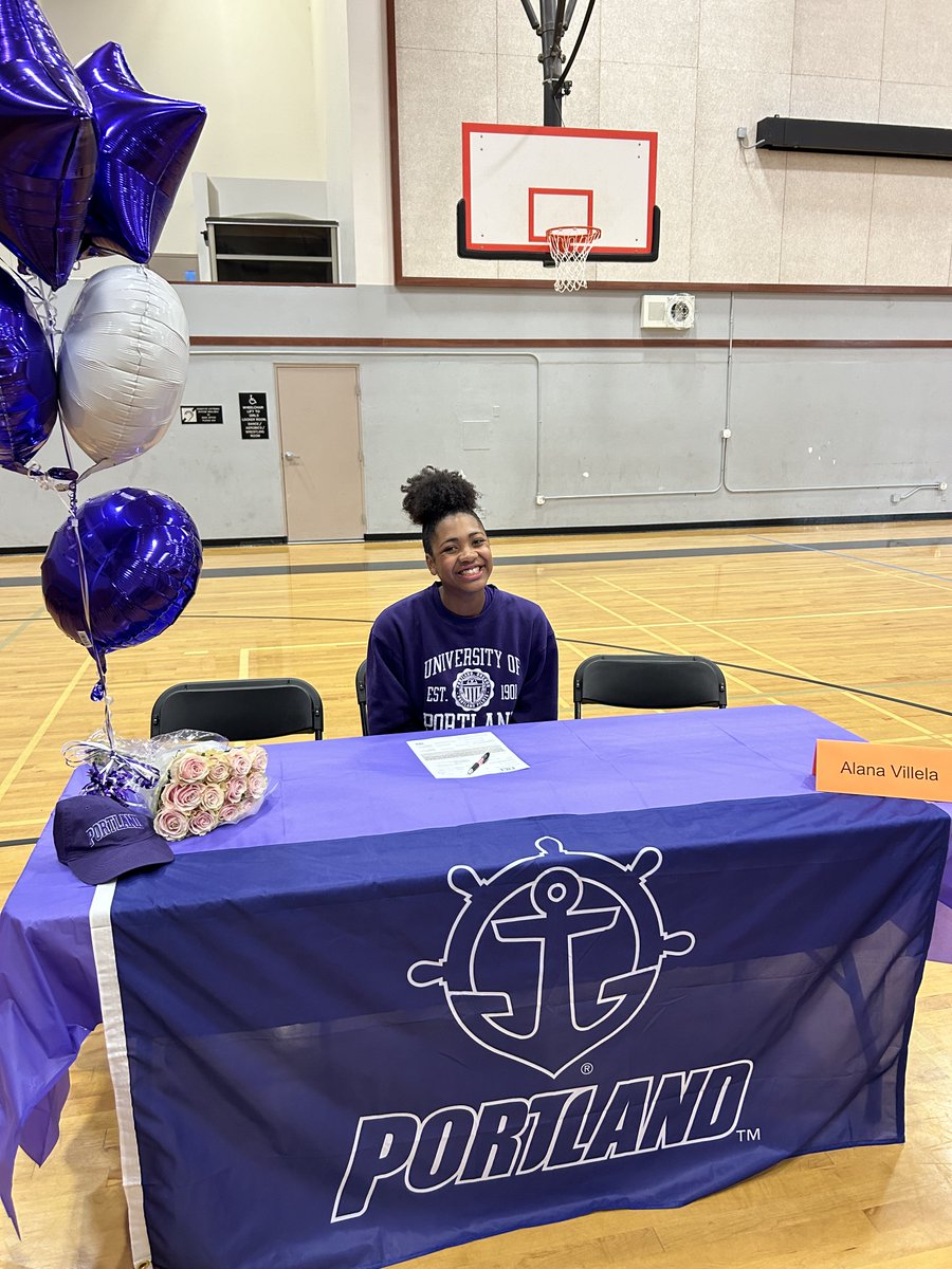 alanav_vb's tweet photo. @calhighinfo Signing Day 2024 https://t.co/x6xGMUbyAI