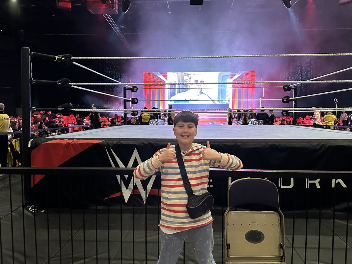 robmills27's tweet photo. #WWECardiff https://t.co/T1sCdtk18A