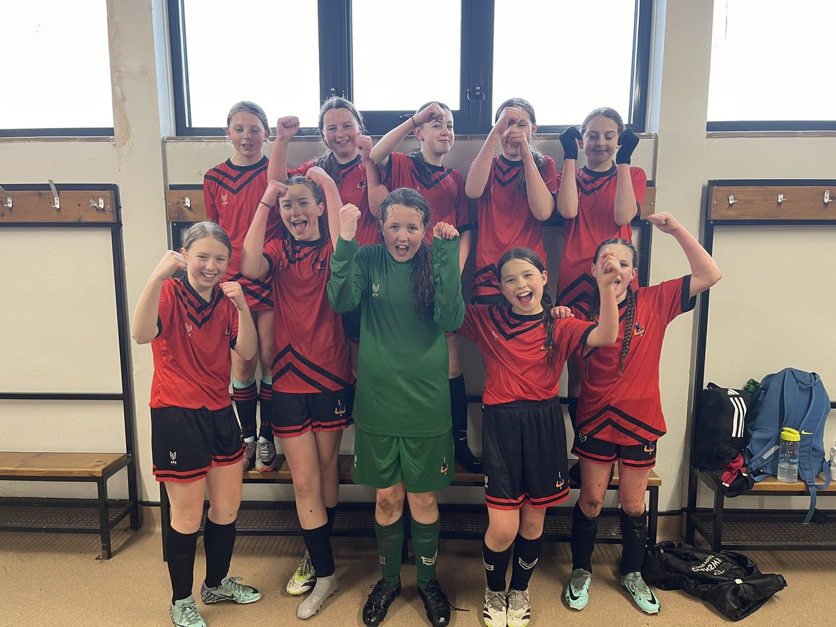 CottHighPE's tweet photo. Massive well done to our Under 12’s tonight in their semi-final of the Humberside Cup against Longcroft. A 4-1 win sees them through to the final ⚽️ Well played ladies. All round brilliant performances in some awful weather conditions 👌🏻☔️ @Cottingham_High https://t.co/glGhxkqWyR