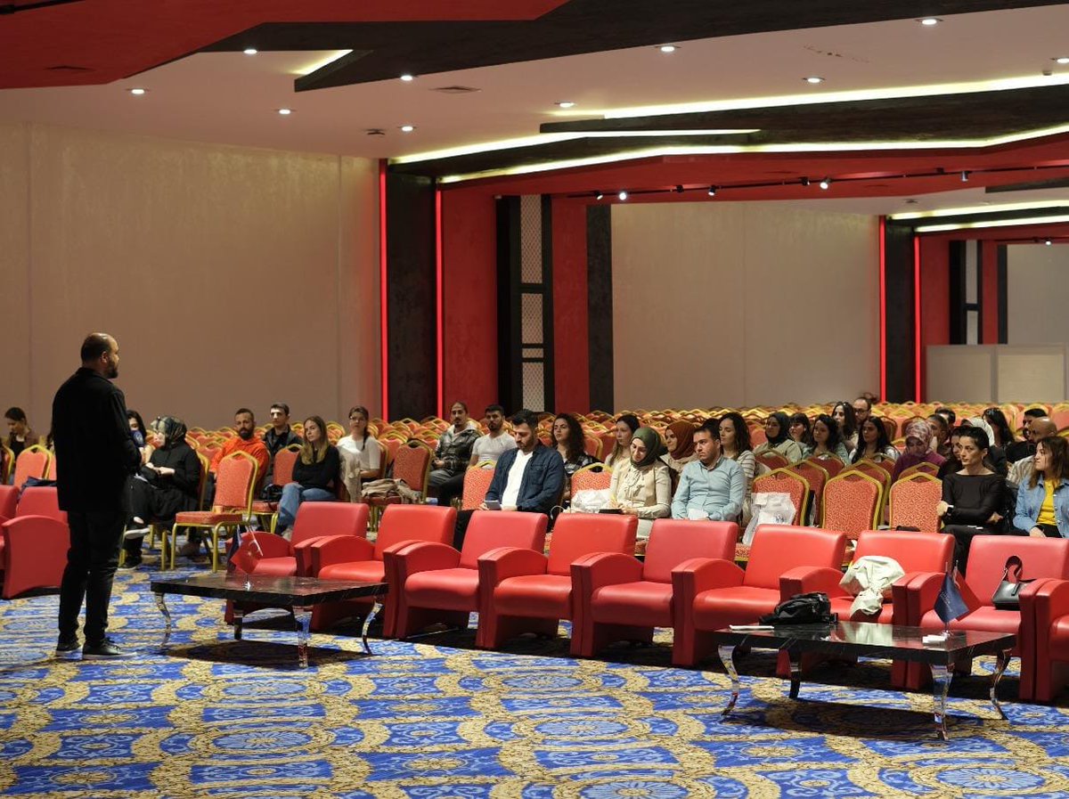 esenyurtmem's tweet photo. Müdürlüğümüz ve İstanbul Gelişim Üniversitesi işbirliği ile bölgemizdeki Psikolojik Danışman Rehber Öğretmenlerimize yönelik "Kısa Süreli Çözüm Odaklı Terapi Eğitimi" gerçekleştirildi. 

Programımıza katkılarından dolayı Sayın Doç. Dr. Durmuş Ümmet'e ev sahipliği dolayısıyla İstanbul Gelişim Üniversitesi'ne teşekkür ederiz. 

@tcmeb @Yusuf__Tekin @kemalsamlioglu @yilmaznazif @CevdetVural40 @istanbulilmem @MucahitYentur @CobanogluF @TayfunOzyolcu @gelisimedu @DurmusUmmet
