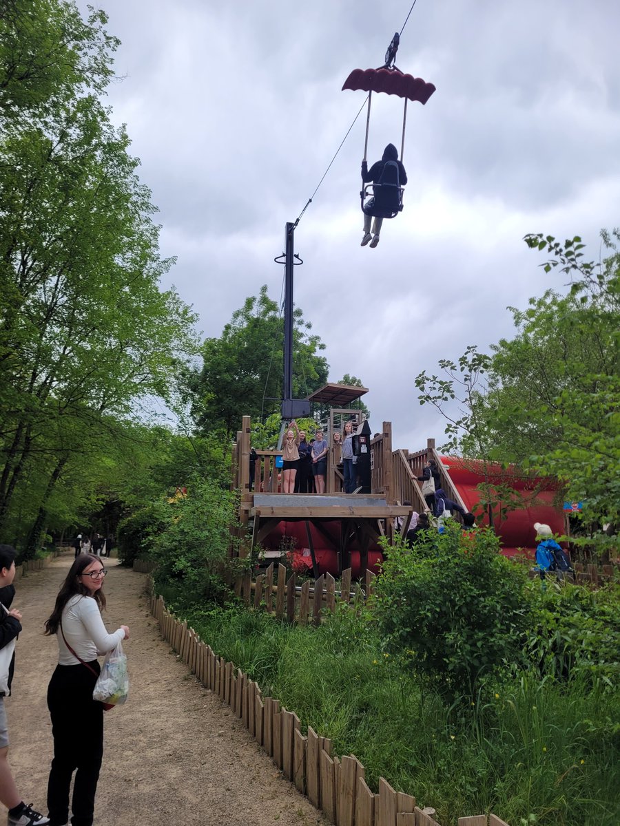 CatherineNLove's tweet photo. @MonacoTrip @DownendschNews Crazy fun time this afternoon at Village des Fous https://t.co/BproIKm1j9