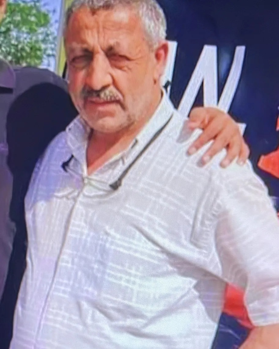 Yaşar Yanıkyürek.. 58 yaşında, taksi şoförü.. İstanbul Sarıyer'de gasp edilip bıçaklandıktan sonra yol kenarına atıldı.. Ailesine ve tüm meslektaşlarına başsağlığı diliyoruz..