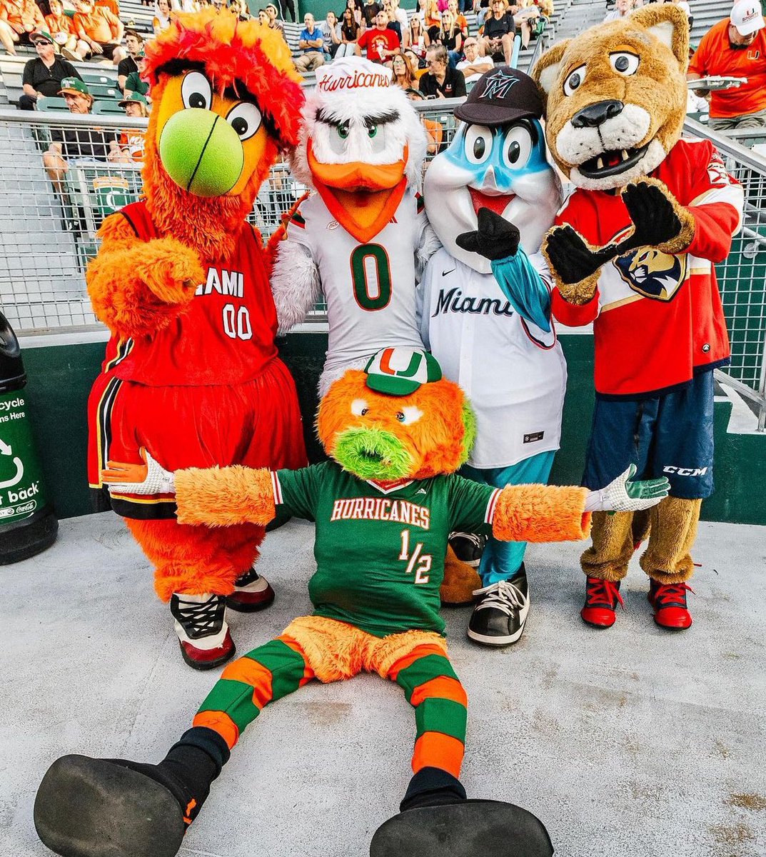 📸 Sebastian, Burnie, Billy and Stanley at last night’s @CanesBaseball game celebrating @TheMiamiManiac’s 42nd birthday. @MiamiHEAT @FlaPanthers @Marlins