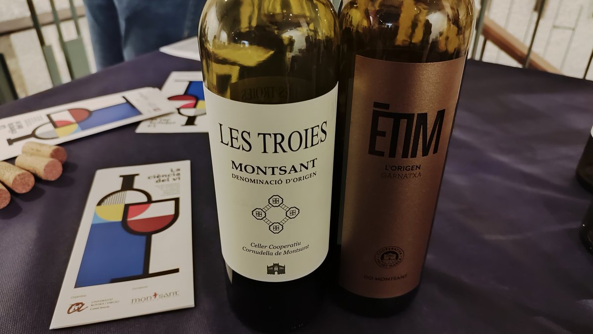 Tot, acompanyat del tast de dos vins de la @domontsant: Les Troies, del Celler Cooperatiu de Cornudella i Ètim Origen, de la Cooperativa Falset-Marçà 🍷🍷