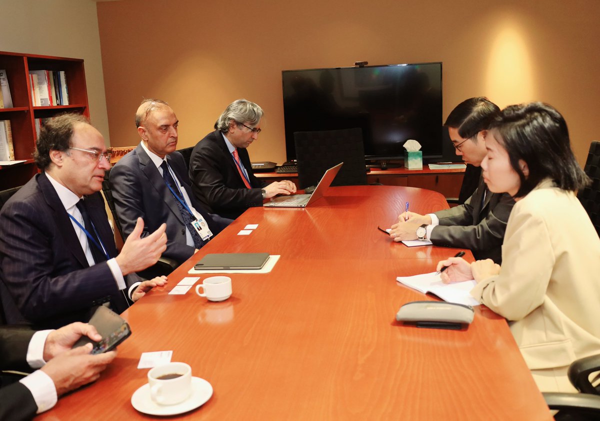 Federal Minister for Finance and Revenue Muhammad Aurangzeb met Moody's Investor Service at IMF/World Bank Spring meetings. Shared insights on economic indicators and stabilization post Stand-by Arrangement with IMF. (1/3)