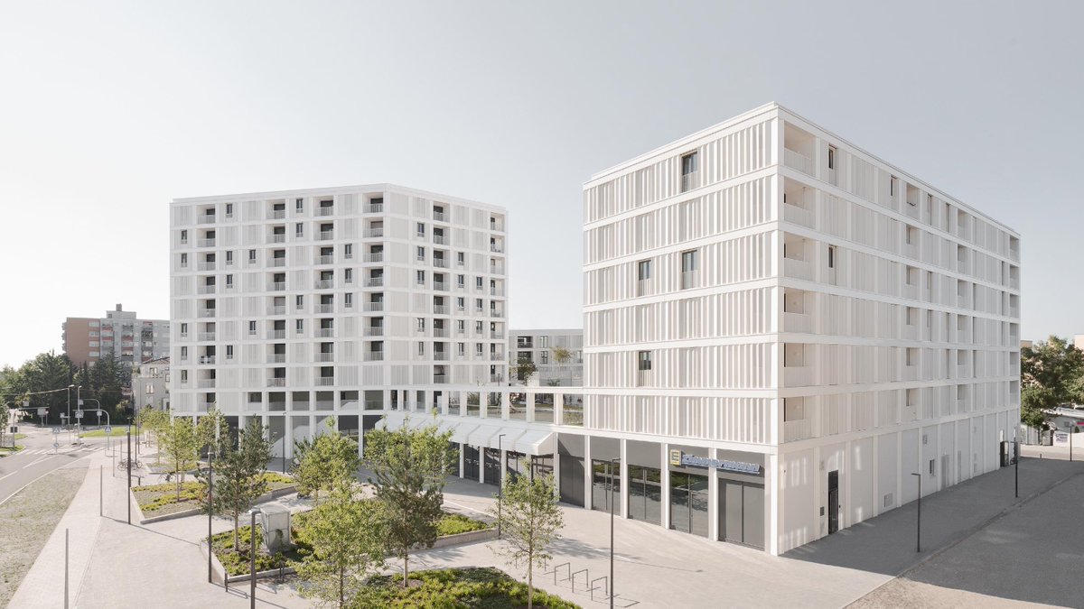 mimarkaanc's tweet image. Türkiye'nin tüm şehirleri çirkin apartman çöplüklerine dönüştü. Para kazanmak uğruna yapılan apartmanlar; garip süslemeler, kalitesiz malzemeler ve reklamlarla donatılan cepheleri ile göz kanatıyorlar. Halbuki sade tasarım ve kaliteli işçilikle güzel şehirler yaratılabilir.